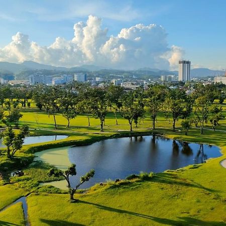 Dreamy 2Br Condo, With A Golf Course View Cebu Bagian luar foto