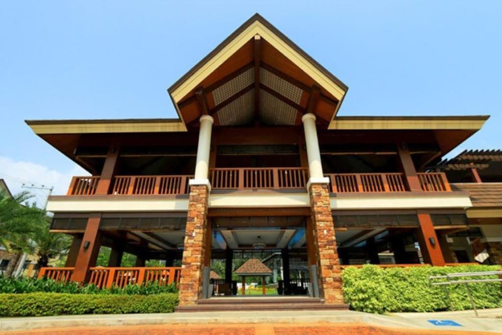 Dreamy 2Br Condo, With A Golf Course View Cebu Bagian luar foto